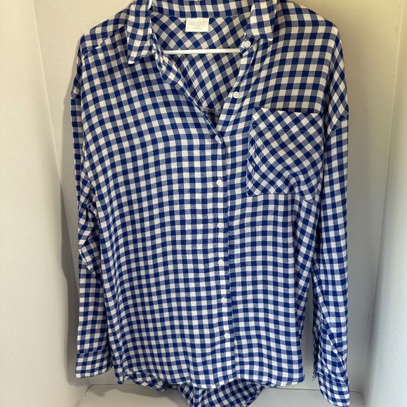Abound pretty, cute, adorable, blue and white flannel w front pockets size small - Picture 1 of 4